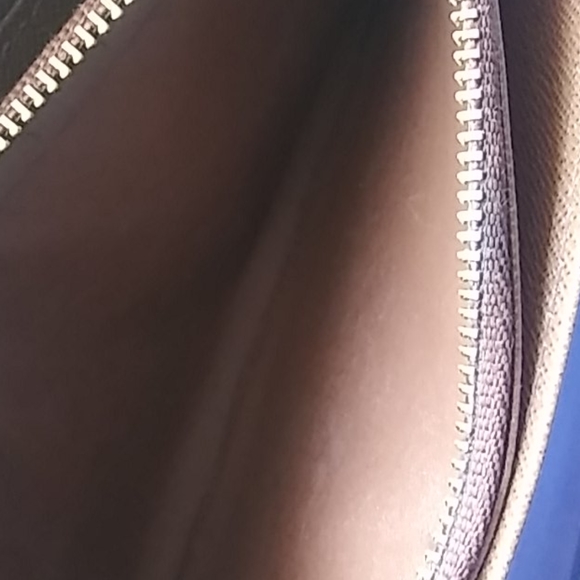 SOLD. 💕Authentic Louis Vuitton Monogram Zippy Wallet - Picture 7 of 16